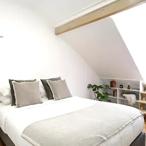  Apartment Authentic Graca - Cozy Flat With Local Soul